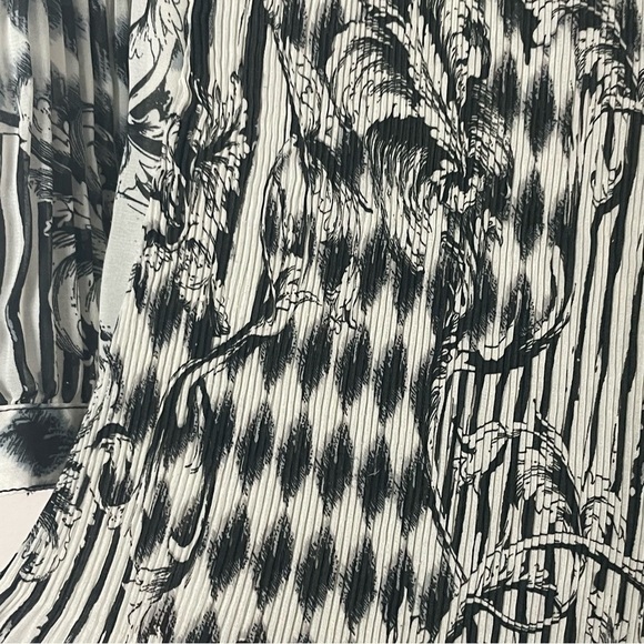 LINDI Asymmetrical Button-Down Shirt Ruffle Detail Black/White Size Medium - Picture 7 of 10